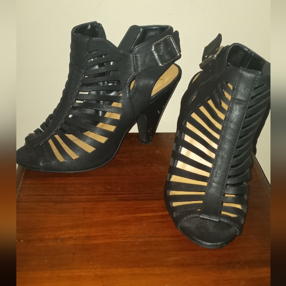 Peep toe bootie heels 5.5